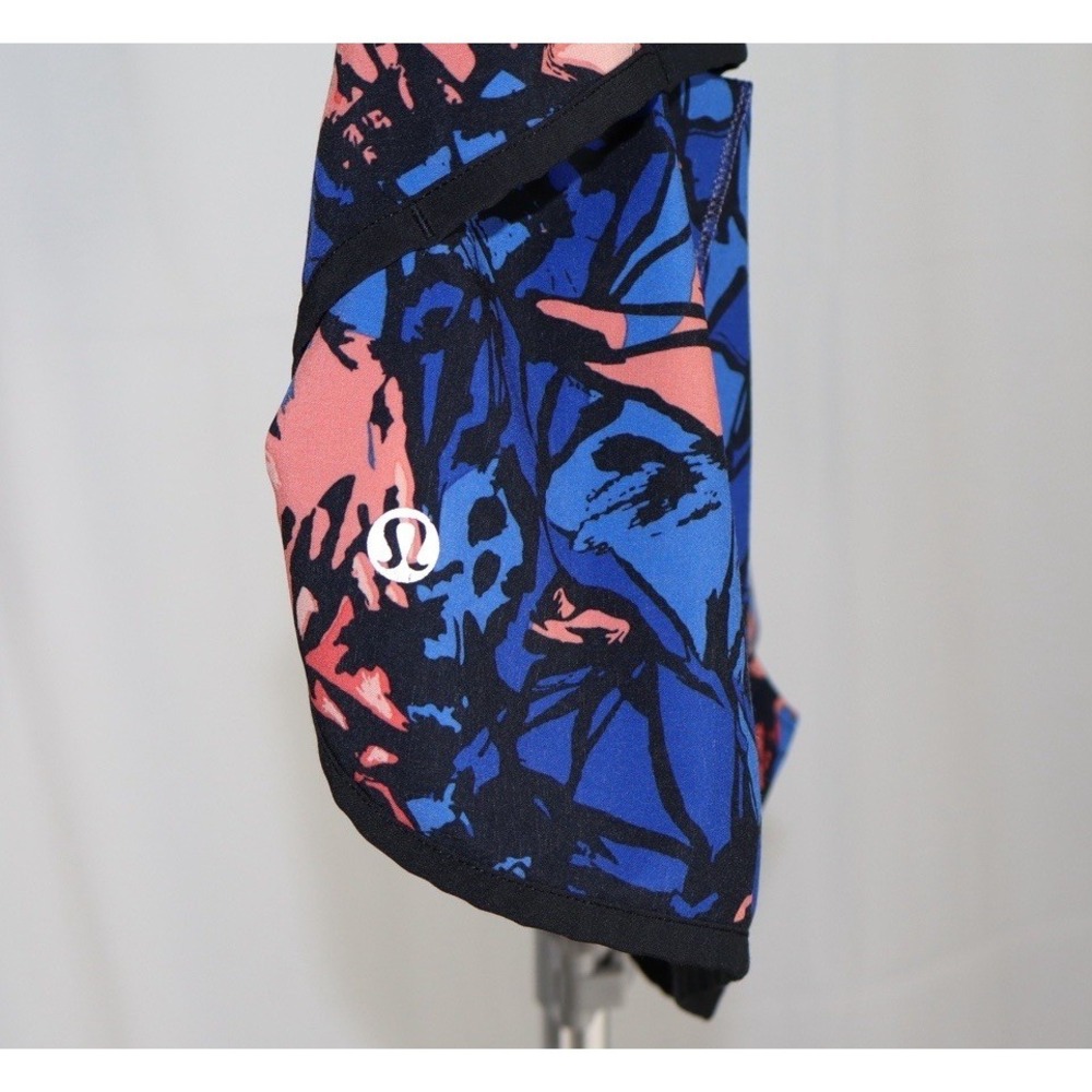 Lululemon Size 8 Speed Short Paint Storm Harbor Blue Multi / Black - Picture 4 of 8